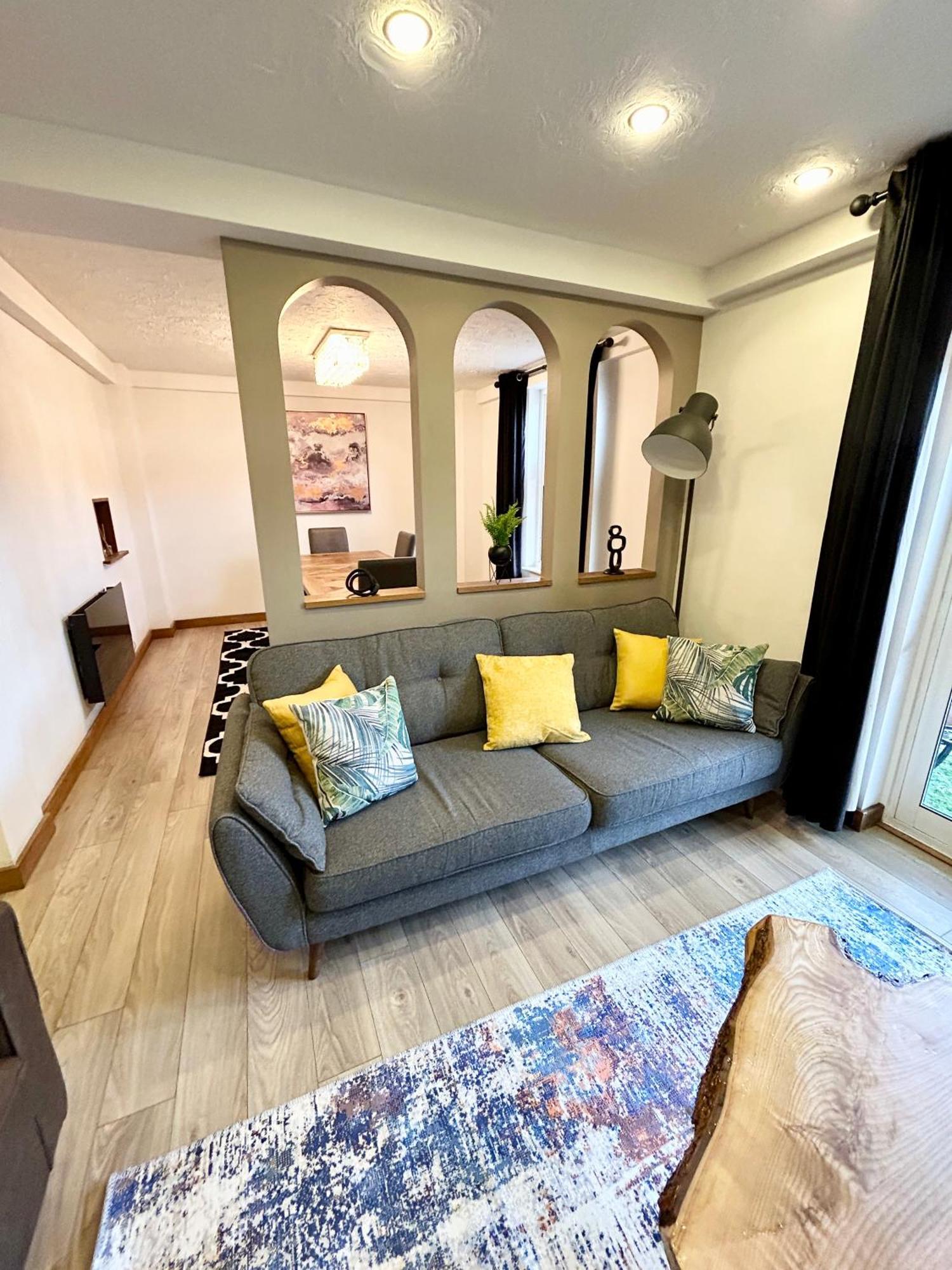 Spacious 3 Bedroom Apartment Close To Marina, 2 Parking Spaces, Kingsize Or Single Beds サウサンプトン エクステリア 写真