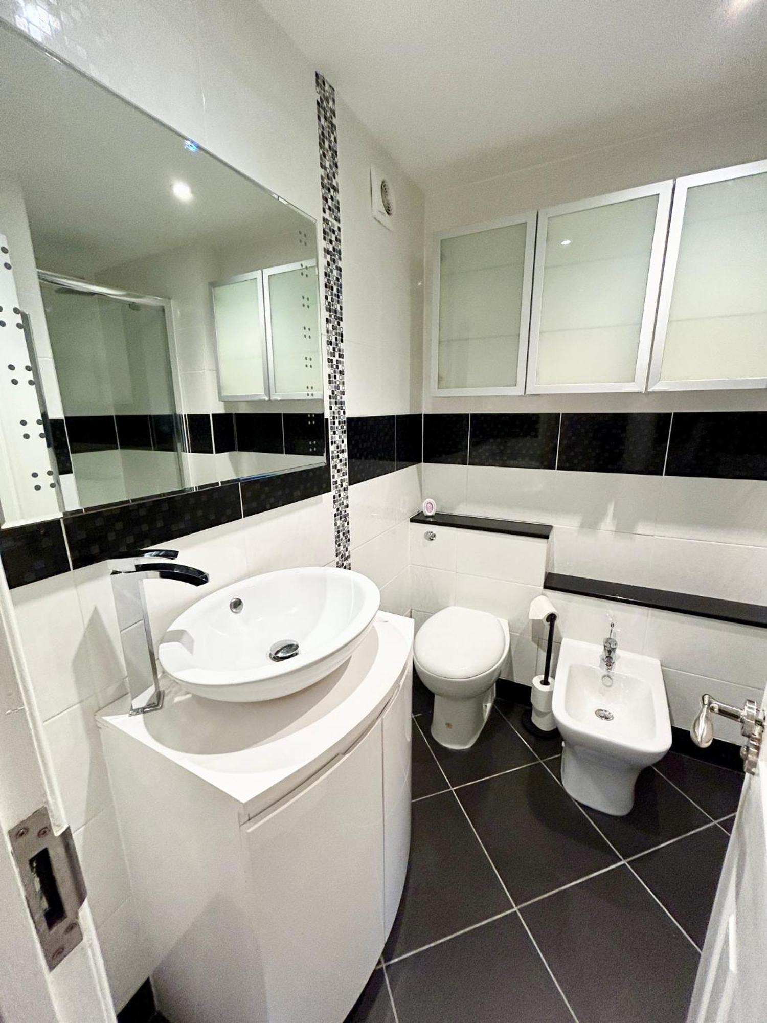 Spacious 3 Bedroom Apartment Close To Marina, 2 Parking Spaces, Kingsize Or Single Beds サウサンプトン エクステリア 写真