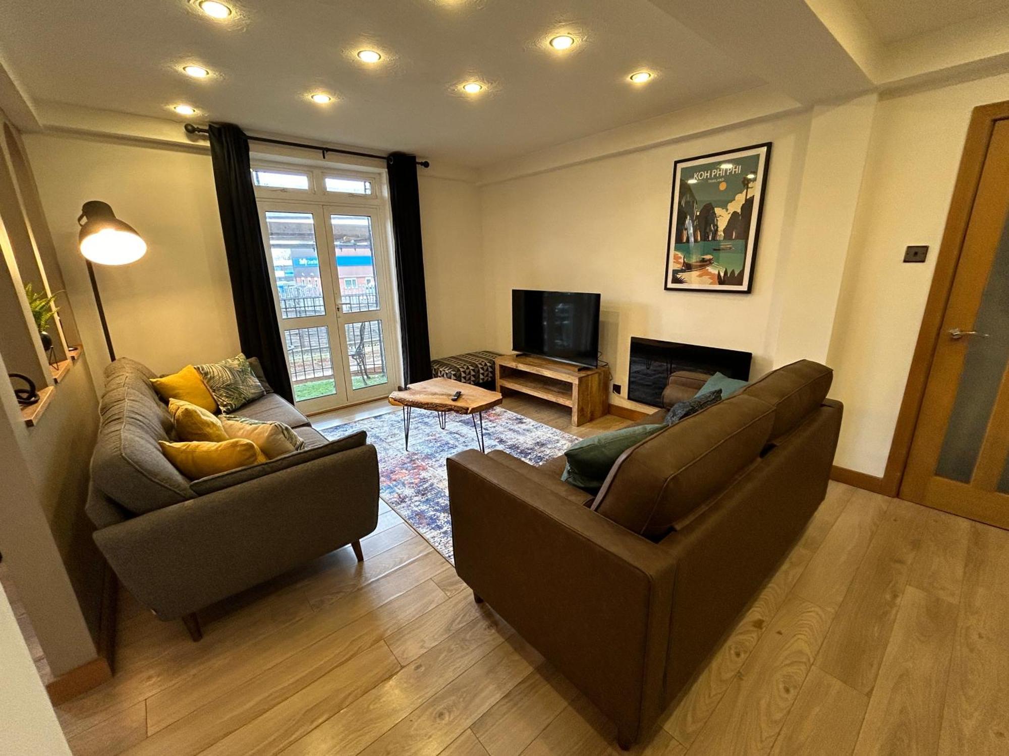 Spacious 3 Bedroom Apartment Close To Marina, 2 Parking Spaces, Kingsize Or Single Beds サウサンプトン エクステリア 写真